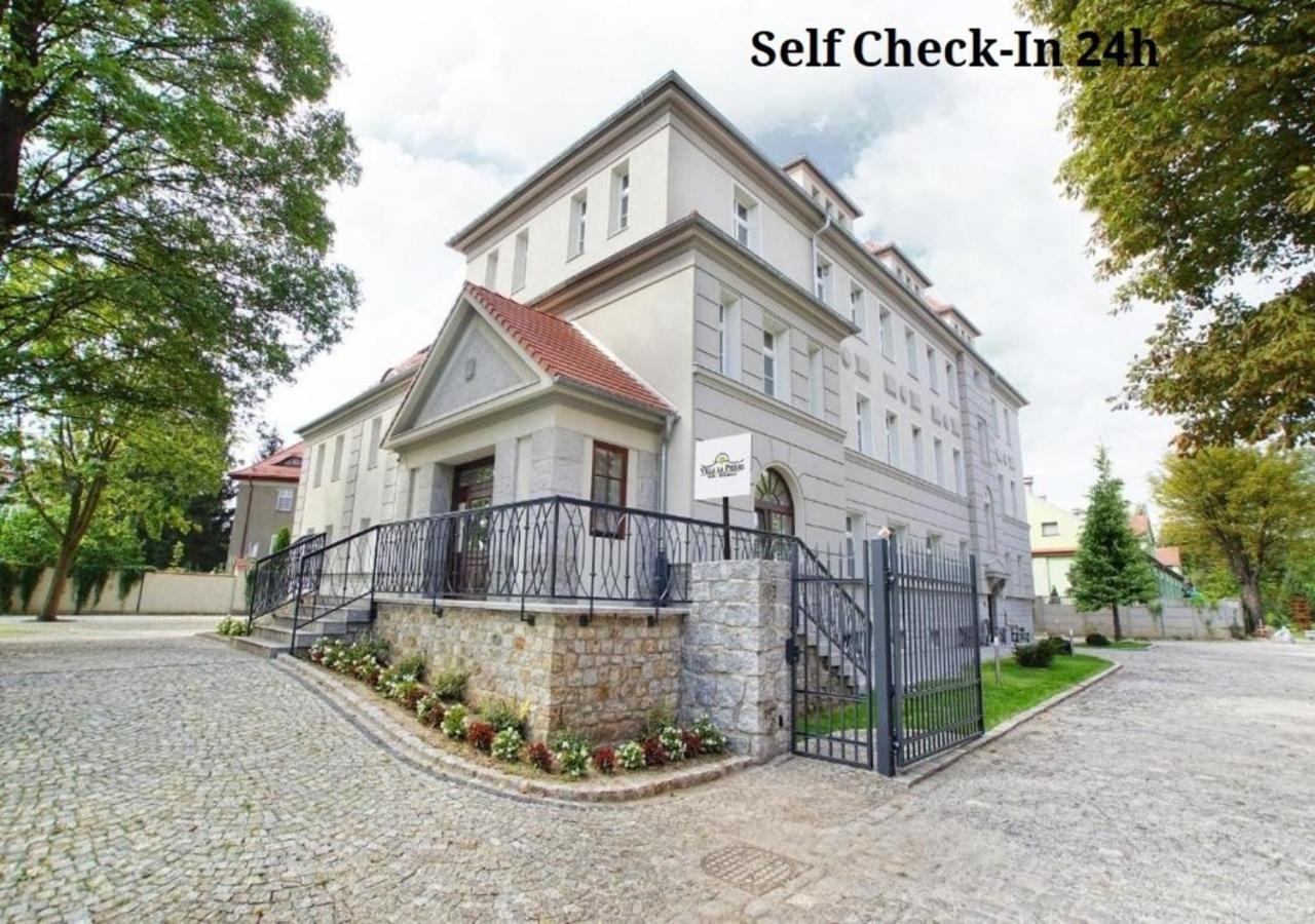 Villa La Pierre Strzegom Exterior foto