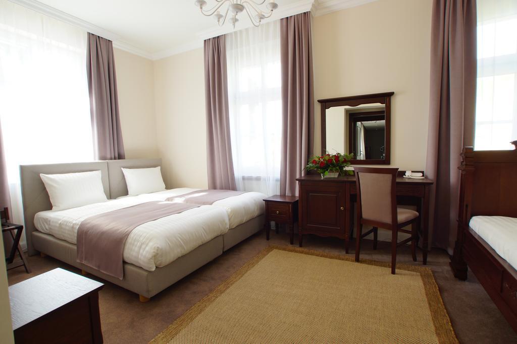Villa La Pierre Strzegom Zimmer foto