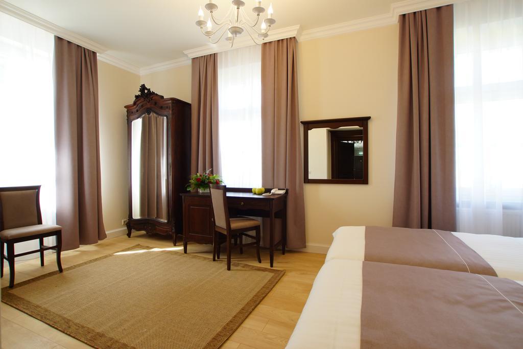 Villa La Pierre Strzegom Zimmer foto